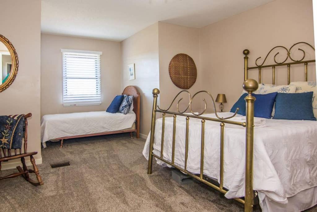 Pelican Point Unobstructed Beach Views Beach Access Out Back Door! Harbor Island Exteriér fotografie