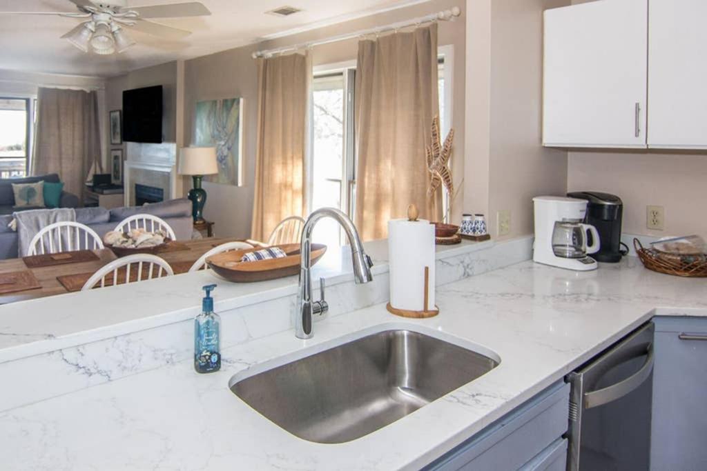Pelican Point Unobstructed Beach Views Beach Access Out Back Door! Harbor Island Exteriér fotografie